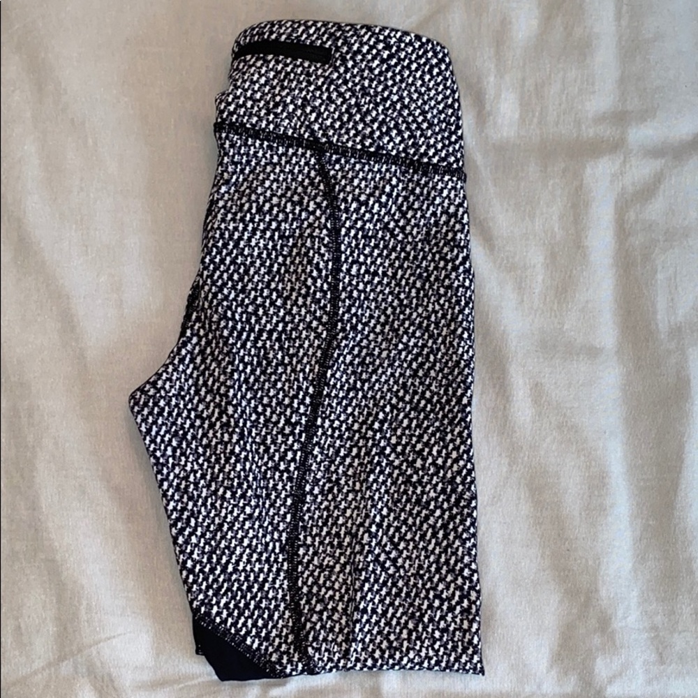 Lulu pace rival drop in size 4